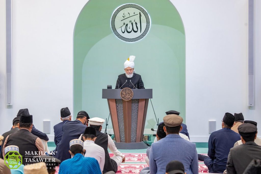 Head of the Ahmadiyya Muslim Community Delivers EidulAdha Sermon from